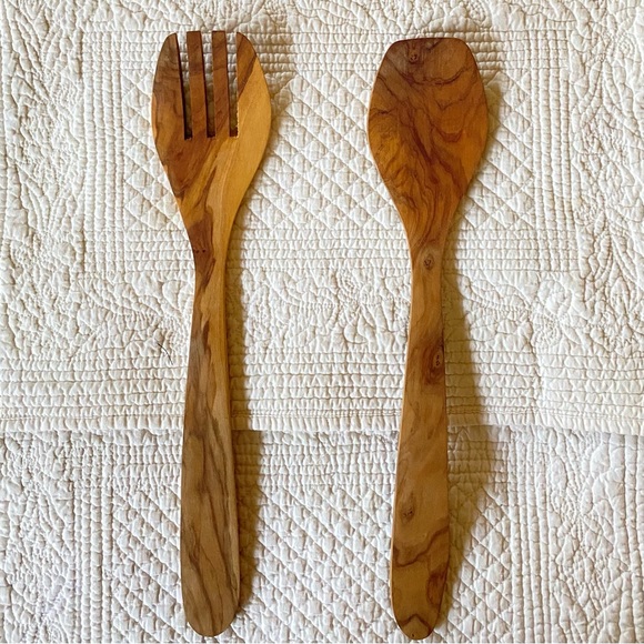 Olive Wood Salad Tongs - Picture 4 of 6
